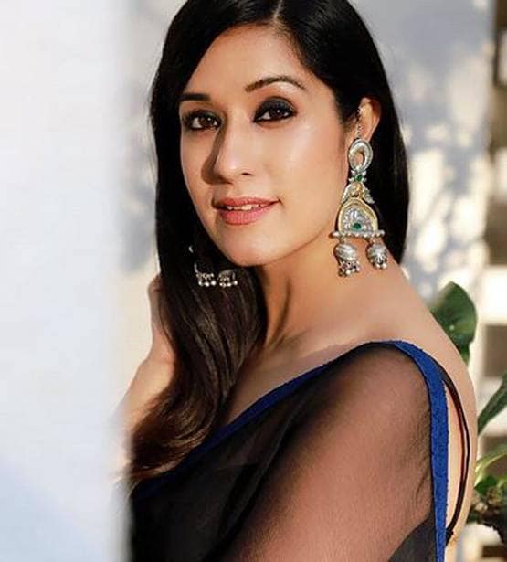 घर-घर जाकर बेचती थी चाकू-छुरी, ऐसे बनी करोड़पति