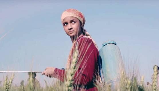 उड़ता पंजाब से गंगूबाई तक, लुक्स को लेकर आलिया ने किए कमाल के एक्सपेरिमेंट