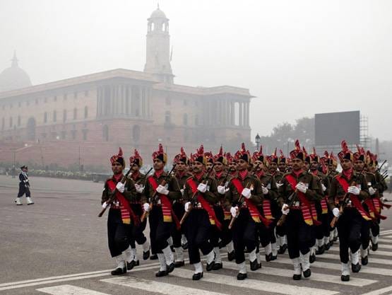 दिल्ली की सड़कों पर तोप-मिसाइल, परेड की तैयारी, ऐसे मिलेगी टिकट