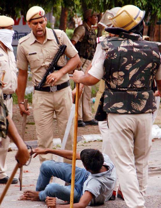 क्या है पुलिस कमिश्नरी सिस्टम, IAS के सामने पावरफुल खाकी