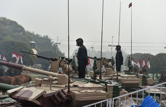 दिल्ली की सड़कों पर तोप-मिसाइल, परेड की तैयारी, ऐसे मिलेगी टिकट