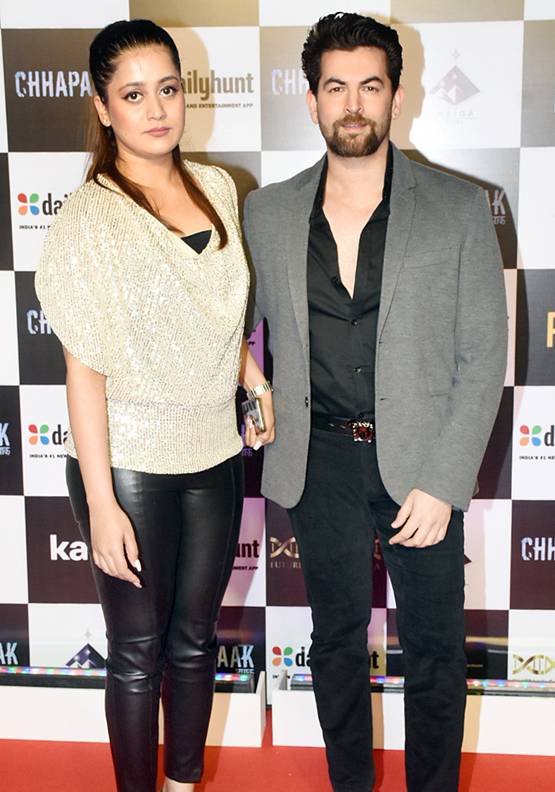 छपाक: स्क्रीनिंग में सितारों का जमावड़ा, रणवीर-दीपिका ने किया KISS