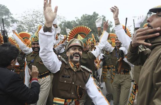 दिल्ली की सड़कों पर तोप-मिसाइल, परेड की तैयारी, ऐसे मिलेगी टिकट