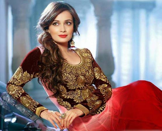 जीनत अमान से ऐश्वर्या तक, कुछ ऐसा रहा है बॉलीवुड में विश्व सुंदरियों का सफर