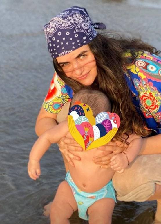 अर्जुन रामपाल का गर्लफ्रेंड संग रोमांस, न्यू ईयर पर ऐसा दिखा अंदाज