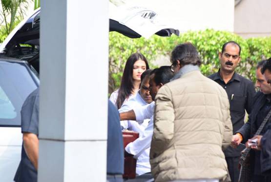 ऋतु नंदा का अंतिम संस्कार, अमिताभ बच्चन परिवार संग रवाना