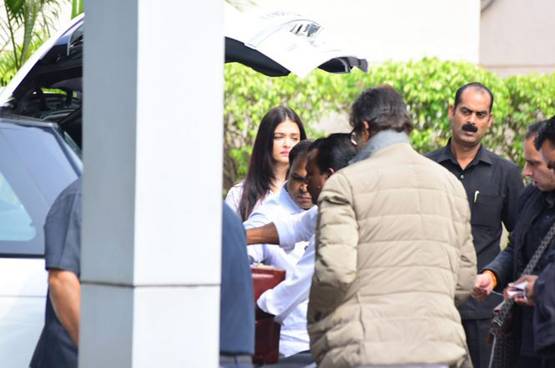 ऋतु नंदा का अंतिम संस्कार, अमिताभ बच्चन परिवार संग रवाना