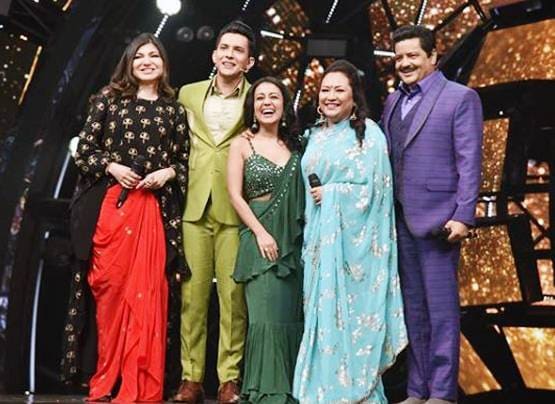 Indian Idol 11: 'शादी' से पहले नेहा-आदित्य का रोमांटिक डांस, तस्वीरें