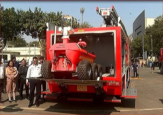 अब भारत में रोबोट बुझाएगा आग, ड्रोन से लैस फायर ब्रिगेड लॉन्च