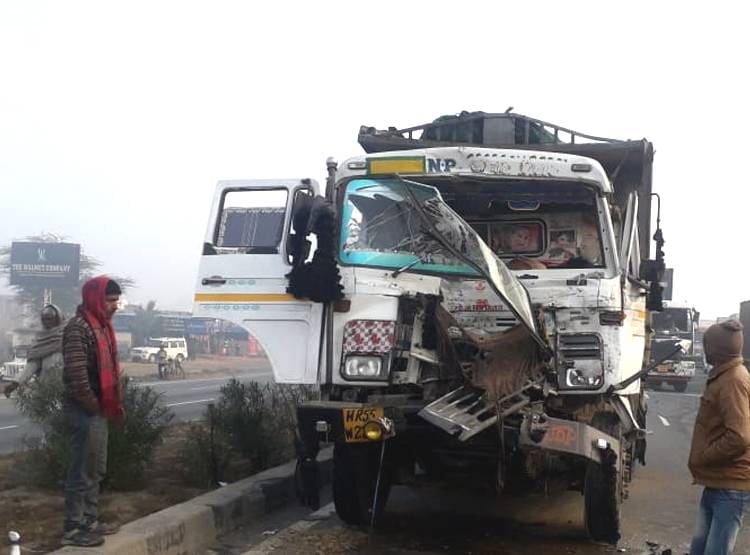 1,2,3,4....12 जब एक के पीछे एक भिड़ती गई गाड़ियां, देखते रह गए लोग