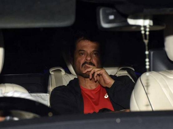 मुंबई के अस्पताल में शिफ्ट हुईं शबाना आजमी, मिलने पहुंचा परिवार