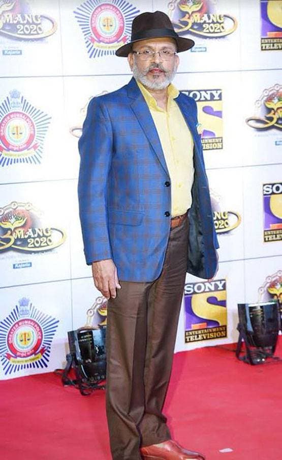 Umang 2020: सारा का ट्रैडिशनल लुक, कैजुअल वियर में दिखे कार्तिक