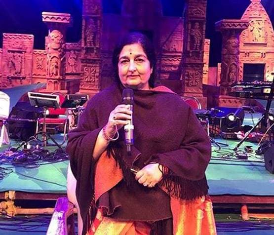 अनुराधा पौडवाल पर 50 करोड़ का केस, महिला ने किया बेटी होने का दावा