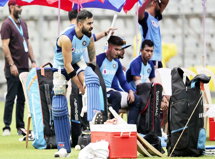 बैटिंग नंबर बदलेंगे विराट कोहली? राहुल-धवन पर नजर