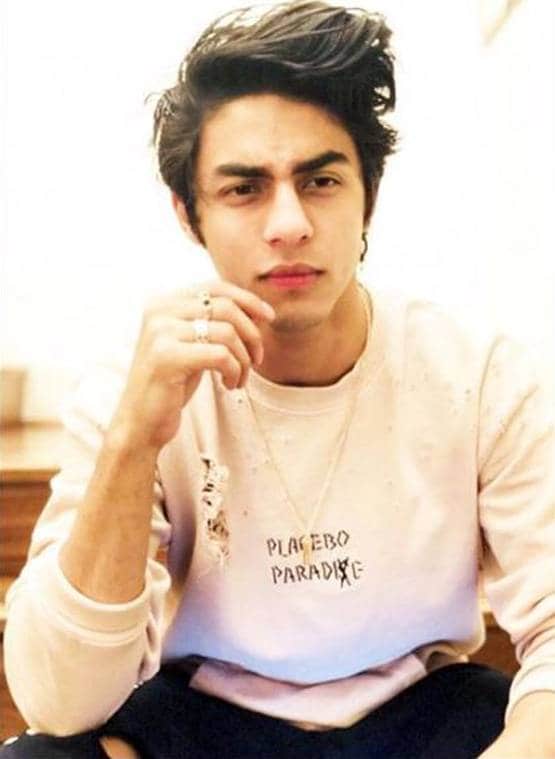 सुहाना खान से तैमूर तक इतने महंगे कपड़े पहनते हैं ये स्टार किड्स