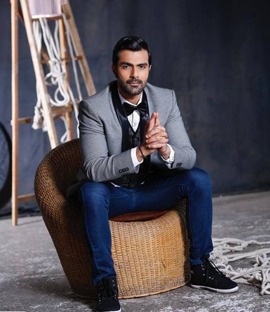 ब्रेकअप से दुखी अश्मित से मिलीं अमीषा पटेल, होगा भाई-बहन में पैचअप?