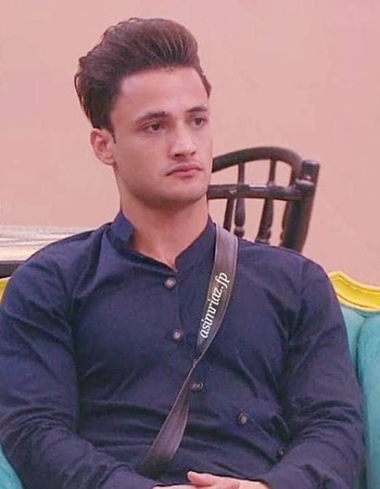 सिद्धार्थ से ज्यादा गाली देता है ये कंटेस्टेंट, देवोलीना ने बताया