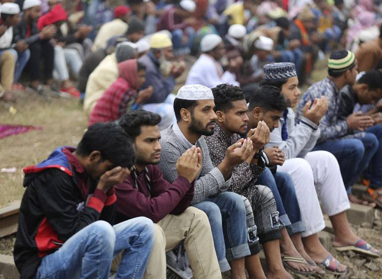 NRC का डर? बंगाल-असम से वापस अपने देश भाग रहे बांग्लादेशी