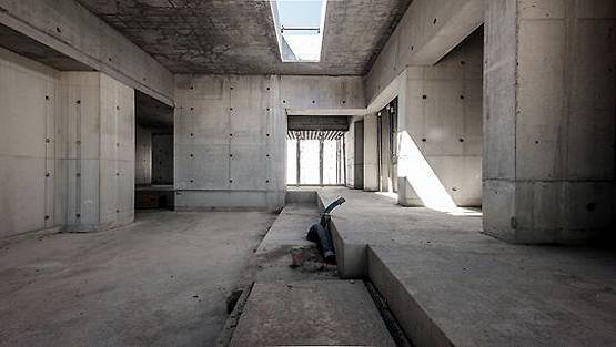 वैज्ञानिकों ने बनाया 'जिंदा कॉन्क्रीट', यह खुद ही भर देगा दीवारों की दरारें