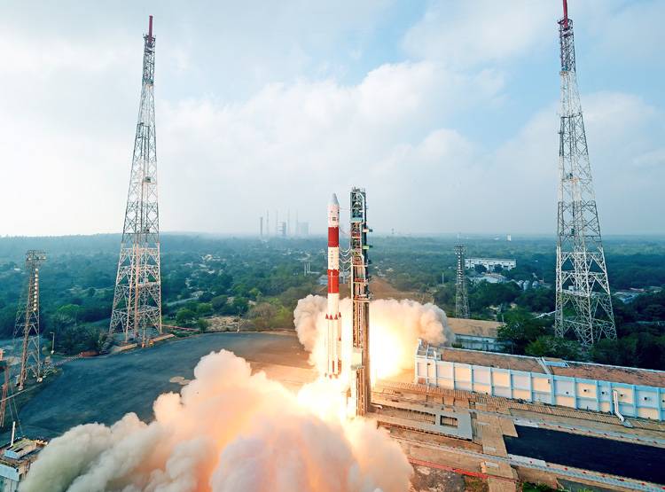ISRO की ऊंची उड़ान, इसी साल अंतरिक्ष में भारत भेजेगा महिला रोबोट