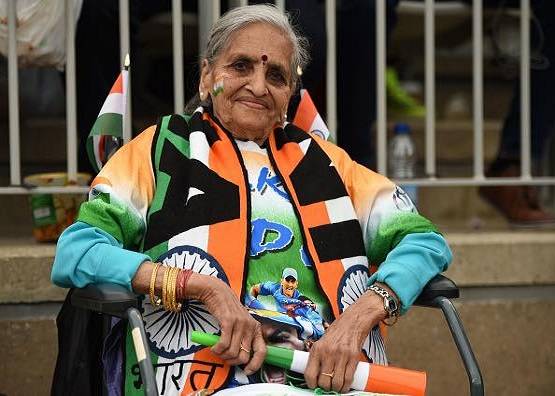 टीम इंडिया की 'सुपरफैन दादी' का निधन, WC में सबको बनाया था मुरीद