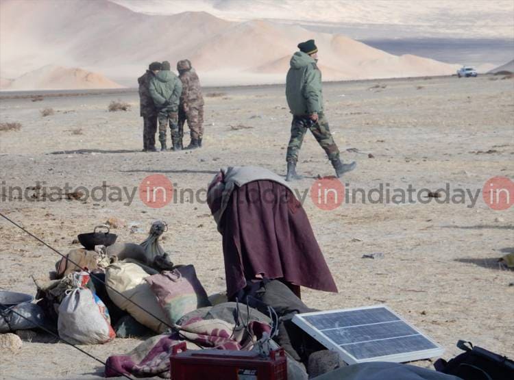 भारतीय सीमा में घुसे चीनी सैनिक, लद्दाख से सामने आई पहली तस्वीर...