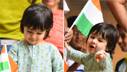 गणतंत्र दिवस पर तिरंगा फहराते दिखे नन्हें तैमूर, वायरल हुईं Photos