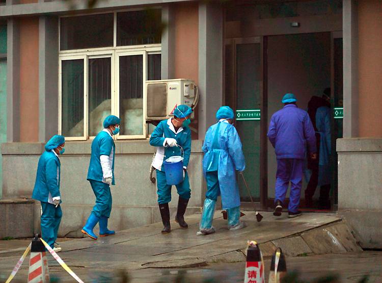 कोरोना से चीन में अबतक 17 मौत, इमरजेंसी घोषित, वुहान में 'सब बंद'