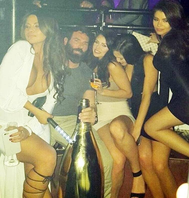 जुए में करोड़ों रुपए हार गया दुनिया का सबसे बड़ा 'अय्याश' शख्स