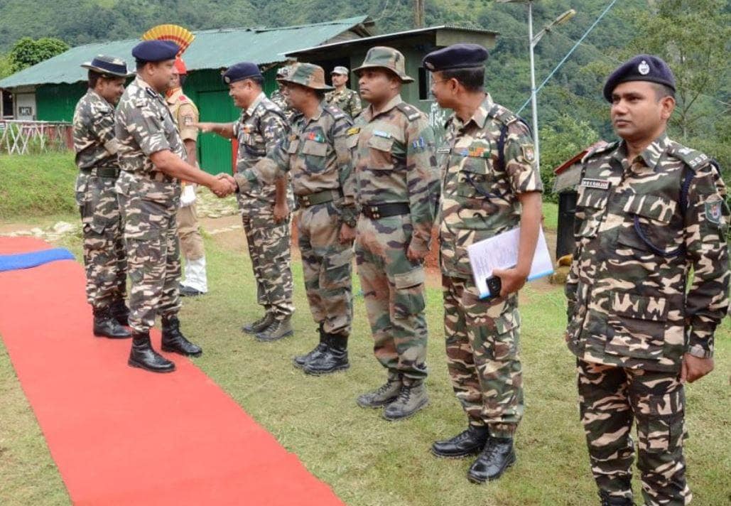 SSB जवान अचानक हवा में दागने लगा गोलियां, मचा हड़कंप