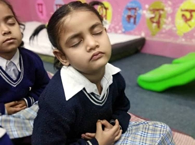 हर साल 'गरीब' हो रहे हैं द‍िल्ली के ड‍िप्टी सीएम, साल दर साल घट रही है इनकम