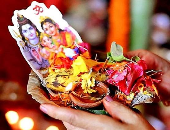 चंद्र ग्रहण लाएगा तबाही? जानें सभी राशियों पर पड़ेगा कैसा असर