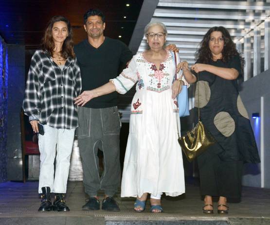 फरहान अख्तर के परिवार संग शिबानी की डिनर डेट, क्या होने वाली है शादी?