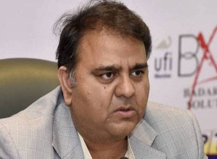 इमरान के मंत्री ने की भारत को नीचा दिखाने की कोशिश, अपनों ने सुनाई खरी-खरी