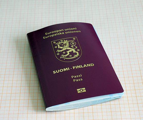 ये हैं दुनिया के सबसे पावरफुल पासपोर्ट, जानें कहां ठहरता है भारत?