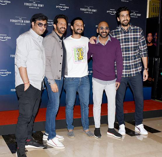 विक्की कौशल के भाई की वेब सीरीज की स्क्रीनिंग, सपोर्ट करने पहुंचीं कटरीना