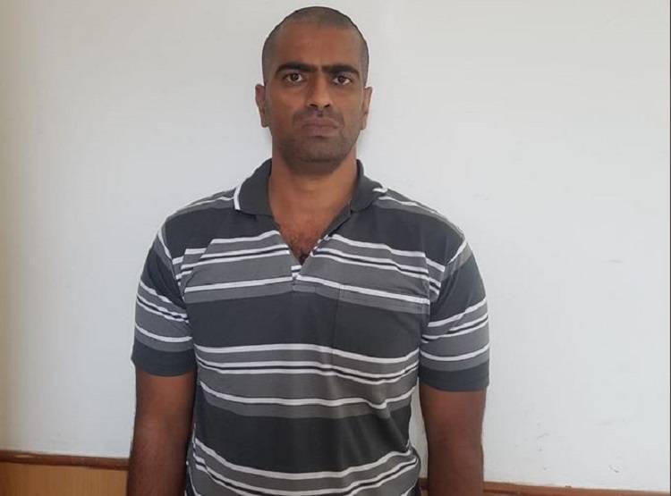 इंजीनियर से छिन गई गार्ड की नौकरी, एयरपोर्ट पर बम रखकर लिया बदला