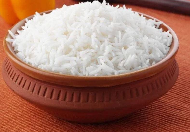 कंगाली के चरम पर PAK, भूख से लोग लूटने लगे दुकान में आटा-चावल