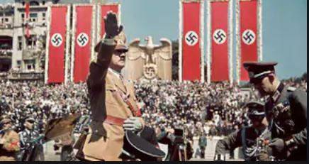 जमीन के अंदर मिल रहे ढाई-ढाई सौ किलो के बम, लोग शहर छोड़कर भागे