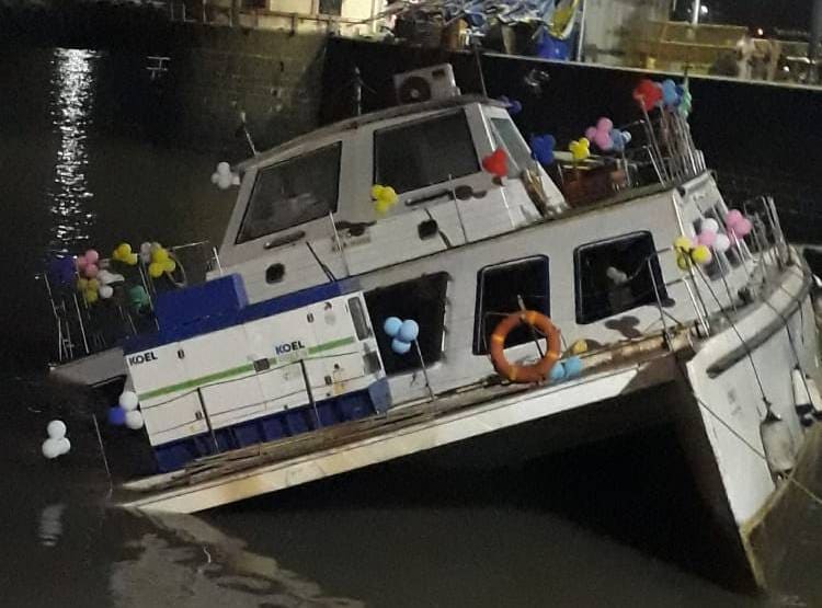 समुद्र के बीच मना रहे थे बर्थडे का जश्न, अचानक डूबने लगा क्रूज