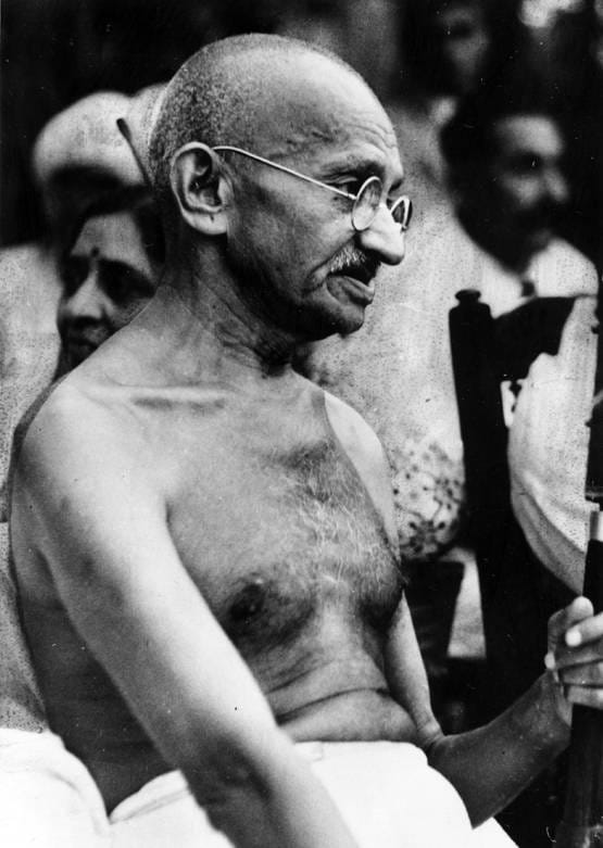 बम से भी हुआ था महात्मा गांधी पर हमला, हत्यारों की 7 कोश‍िशें हुई थीं फेल