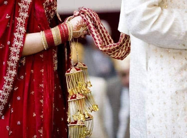 शादी के अगले ही दिन पति से बोली पत्नी- दूसरे से है प्यार...