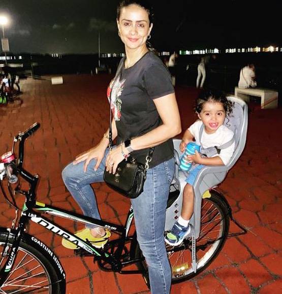 39 में मां बनीं, रियल लाइफ में पायलट-रेसर भी हैं गुल पनाग