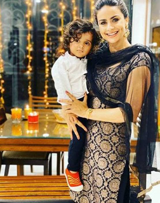 39 में मां बनीं, रियल लाइफ में पायलट-रेसर भी हैं गुल पनाग