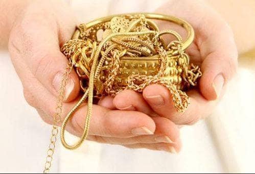 US-ईरान में तनाव से निवेशक घबराए, सोना चमका, तेजी की 10 वजहें