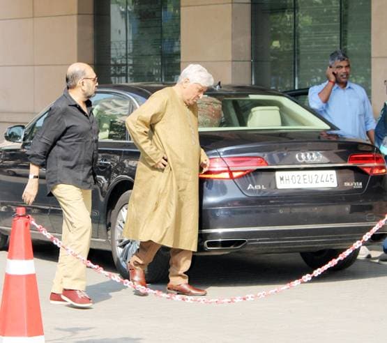 शबाना आजमी का हाल लेने अस्पताल पहुंचे बॉलीवुड सितारे, Photos