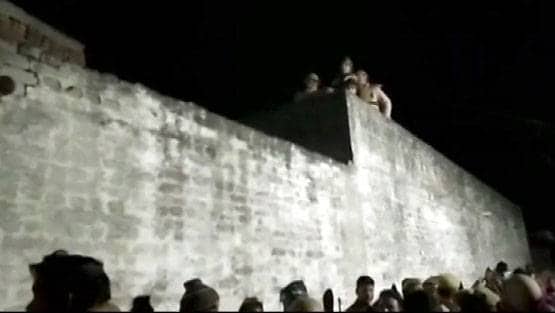 फर्रुखाबाद: बंधक बनाए गए बच्चों को बचाने के लिए बड़ा ऑपरेशन, देखें तस्वीरें