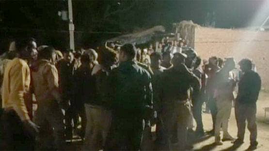 फर्रुखाबाद: बंधक बनाए गए बच्चों को बचाने के लिए बड़ा ऑपरेशन, देखें तस्वीरें