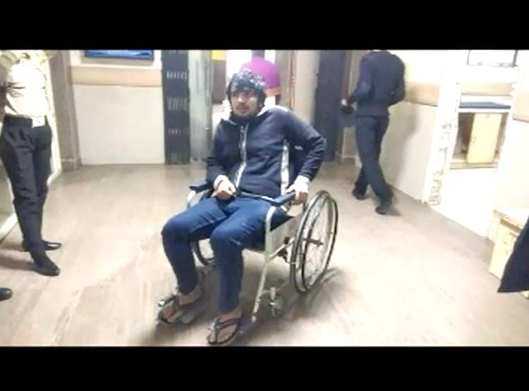 कराटे चैंपियन पत्नी की पिटाई से घायल पति, बोला- मेरी बीवी से बचाओ