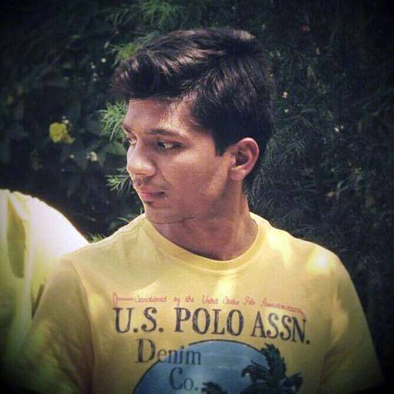 जूते की दुकान में बैठता था बेटा, पिता ने कहा- कलेक्टर बनो, ऐसे बन गया IAS